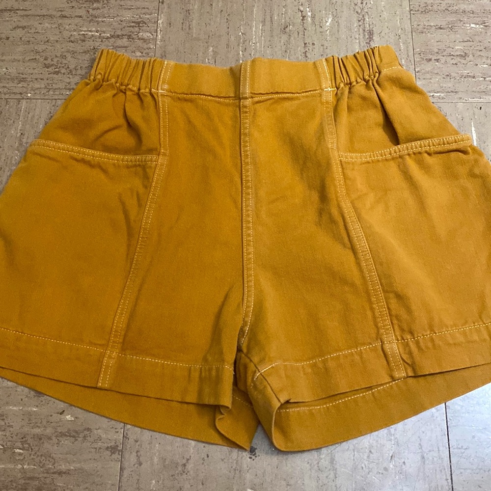 UNIQLO Orange Shorts 🧡